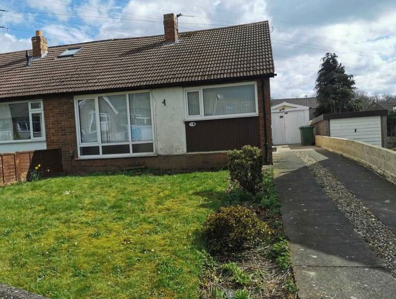 4 bed semidetached house to rent in Chatsworth Crescent, Pudsey LS28