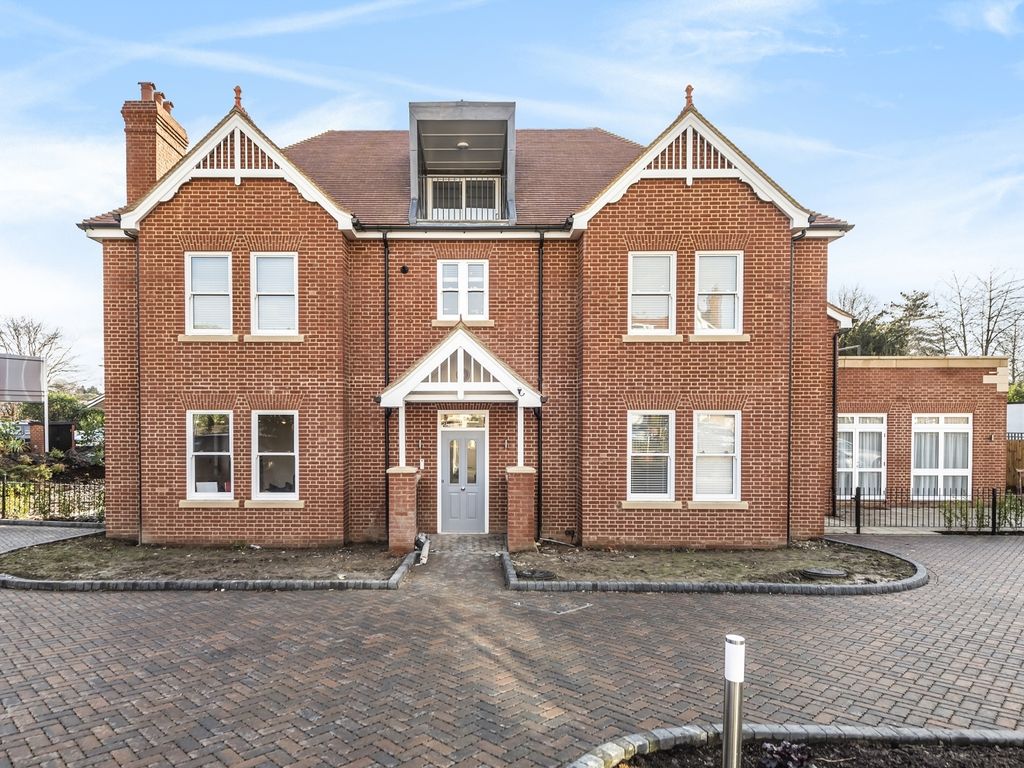 2 bed flat to rent in Orchard Road, Bromley BR1, £1,900 pcm Zoopla