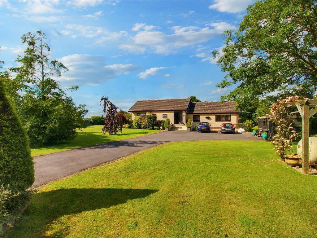 5 bed detached bungalow for sale in Beulah, Newcastle Emlyn SA38, £