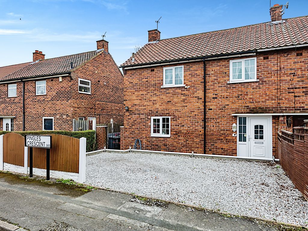 3 bed semidetached house for sale in Pingles Crescent, Rotherham S65