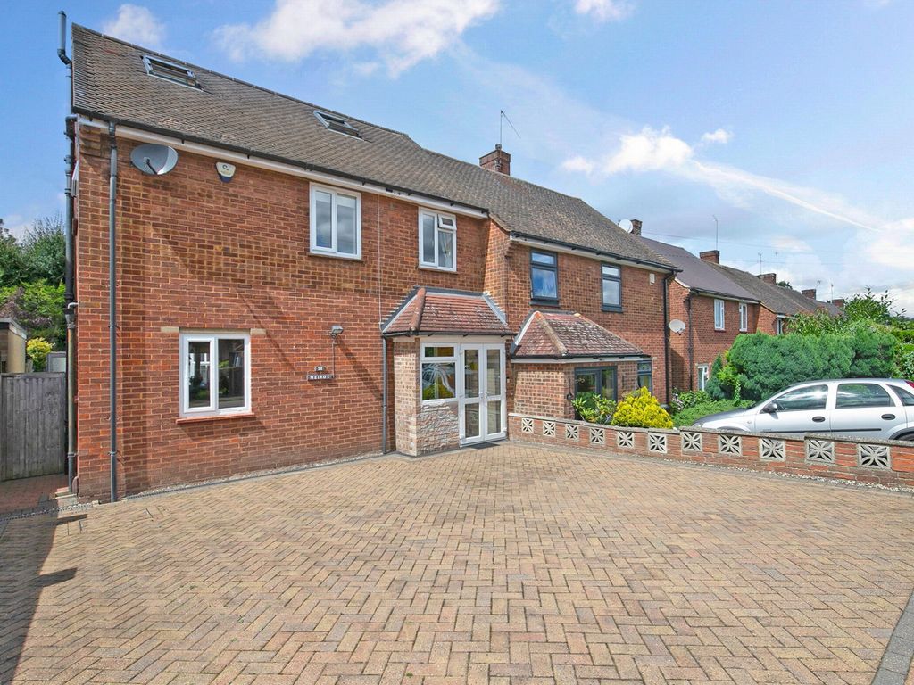5 bed semidetached house for sale in Thaxted Road, Buckhurst Hill IG9