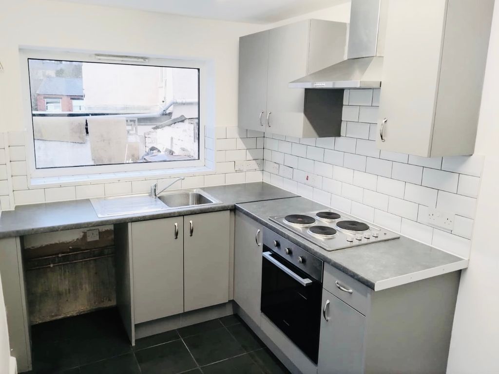 2 bed terraced house to rent in Commercial Road, Great Harwood
