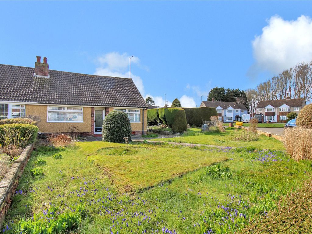 3 bed bungalow for sale in Sunningdale Road, Swindon, Wiltshire SN25