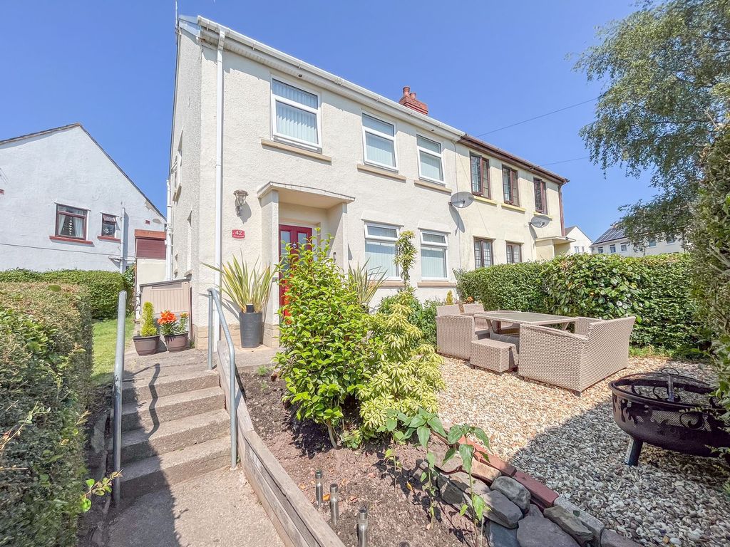3 bed semidetached house for sale in Five Locks Road, Pontnewydd NP44