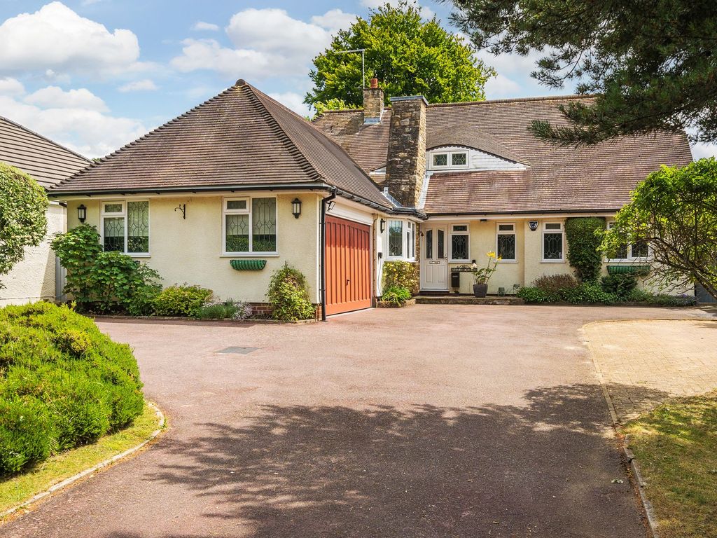 4 bed detached house for sale in Leatherhead Road, Ashtead KT21, £