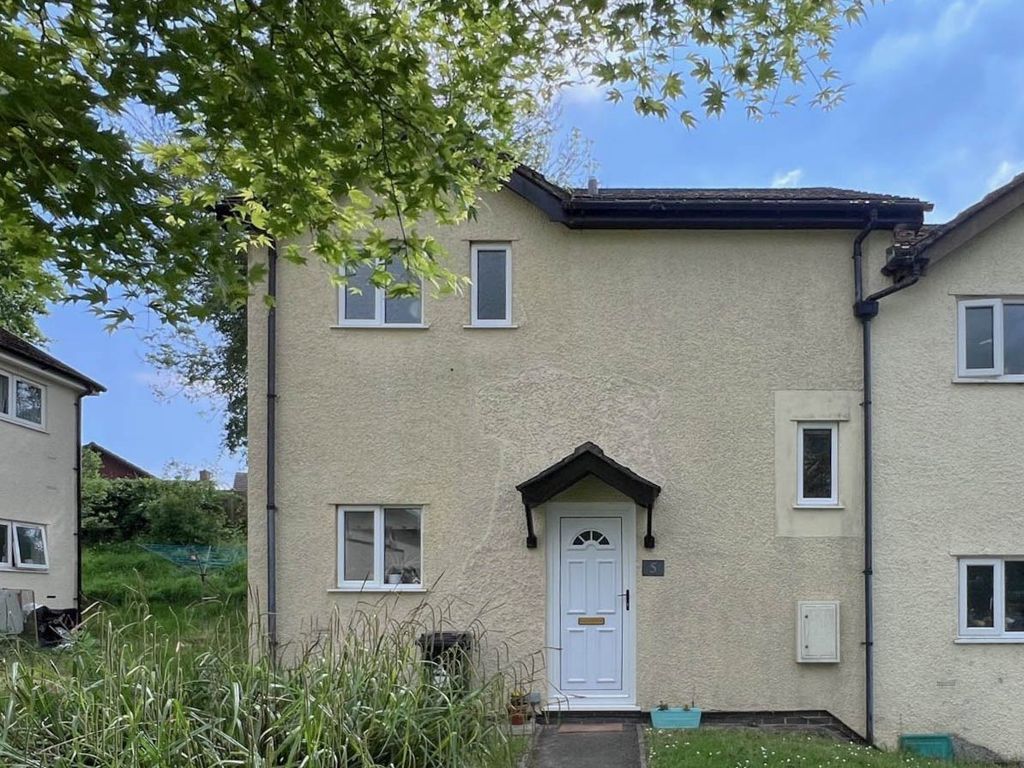 2 bed end terrace house for sale in Mill View Close, Howey, Llandrindod