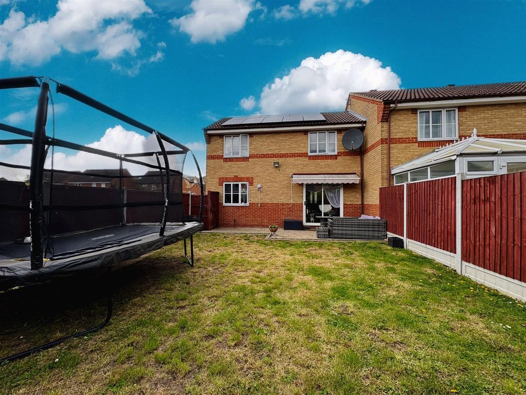 3 bed end terrace house for sale in Welling Road, Orsett, Grays RM16, £
