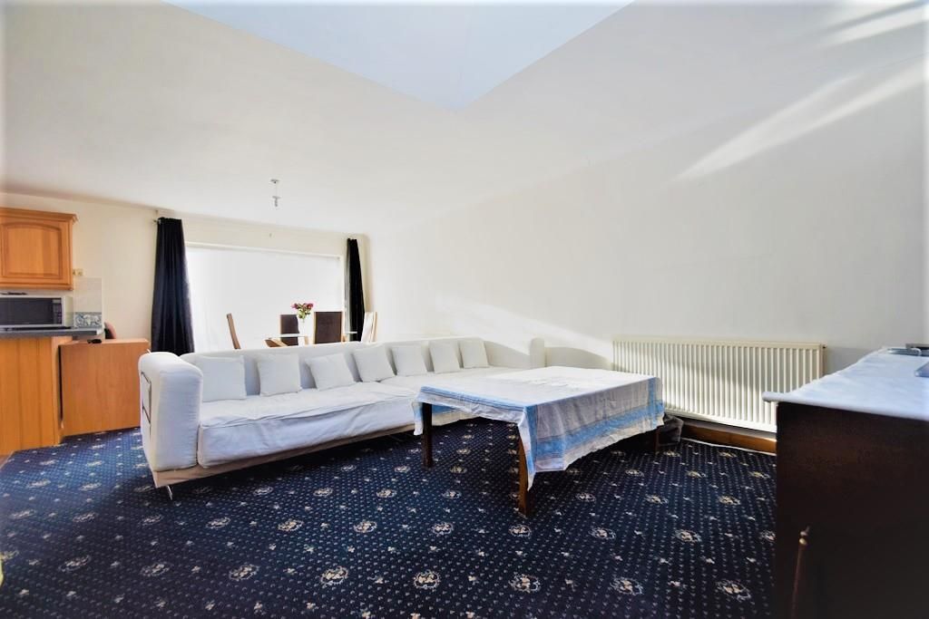 3 bed detached house to rent in Temple Park, Uxbridge UB8 Zoopla