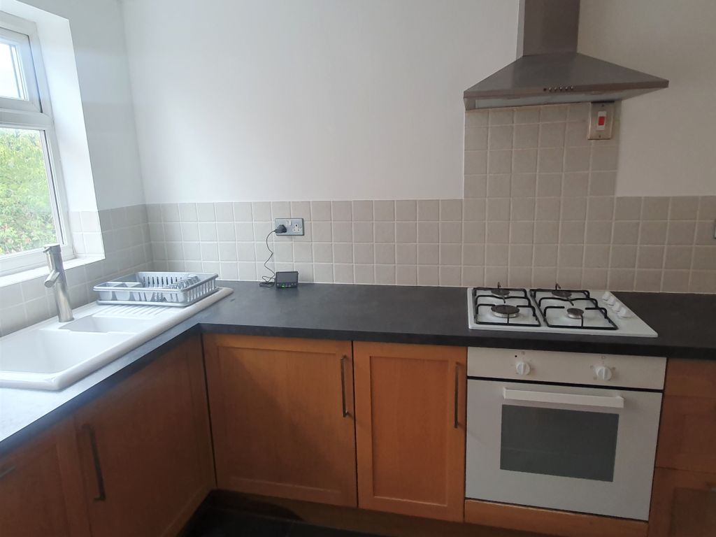 2 bed flat to rent in Rectory Road, Sutton Coldfield, West Midlands B75