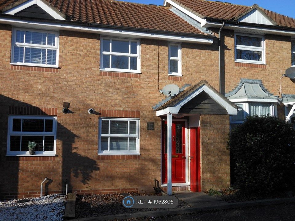 2 bed terraced house to rent in Jersey Way, Braintree CM7, £1,200 pcm