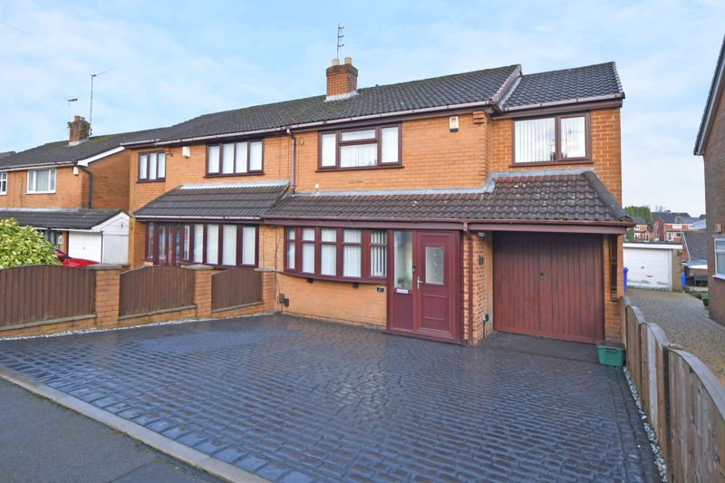 4 bed semidetached house for sale in Tonbridge Avenue, Bradeley, StokeOnTrent ST6, £195,000