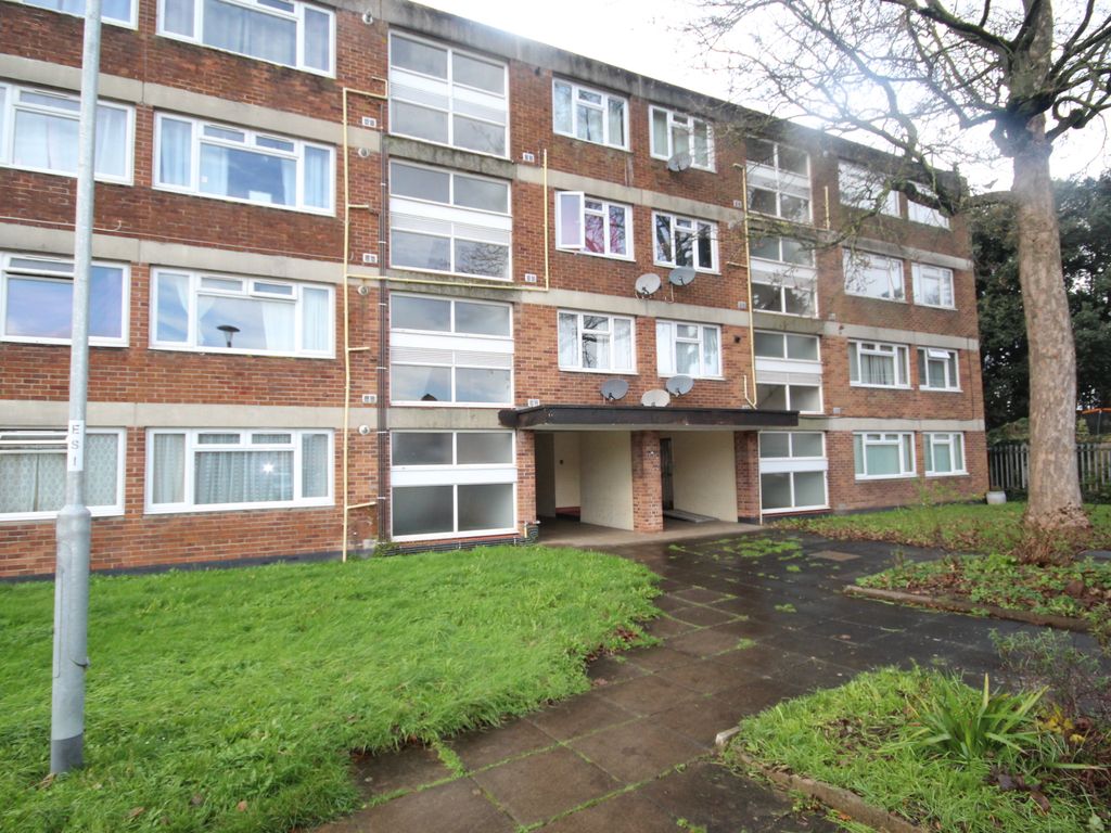 2 bed flat for sale in Elmside House, Rhode Lane, Bridgwater TA6, £