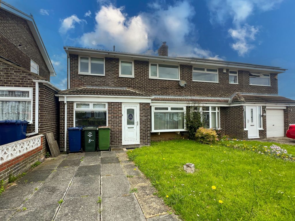 4 bed semidetached house for sale in Winchester Road, Brotton