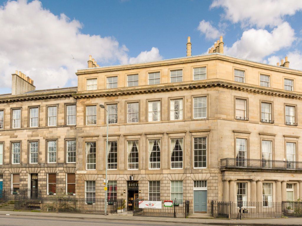 4 bed flat to rent in Leopold Place, Edinburgh EH7 Zoopla
