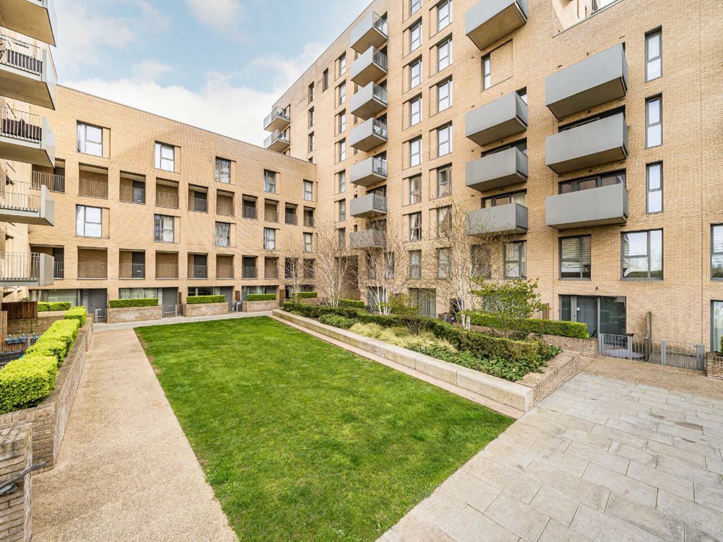 3 bed flat for sale in Moorhen Drive, Edgware NW9, £638,000 Zoopla