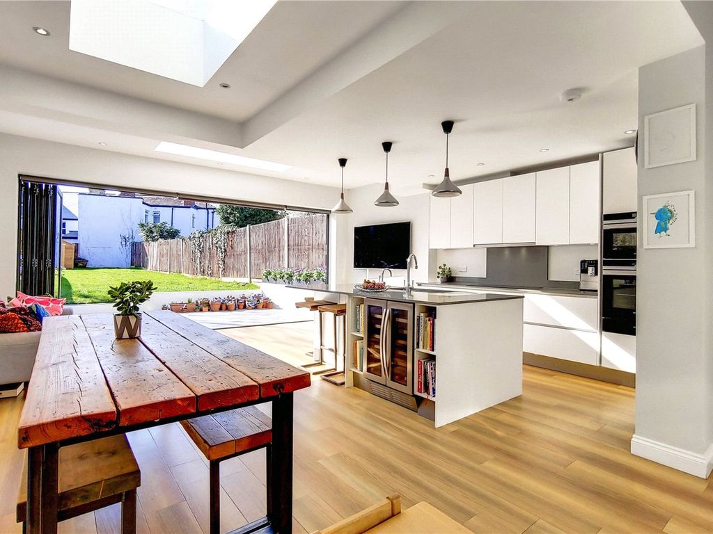 4 bed end terrace house for sale in Faversham Road, London SE6 Zoopla