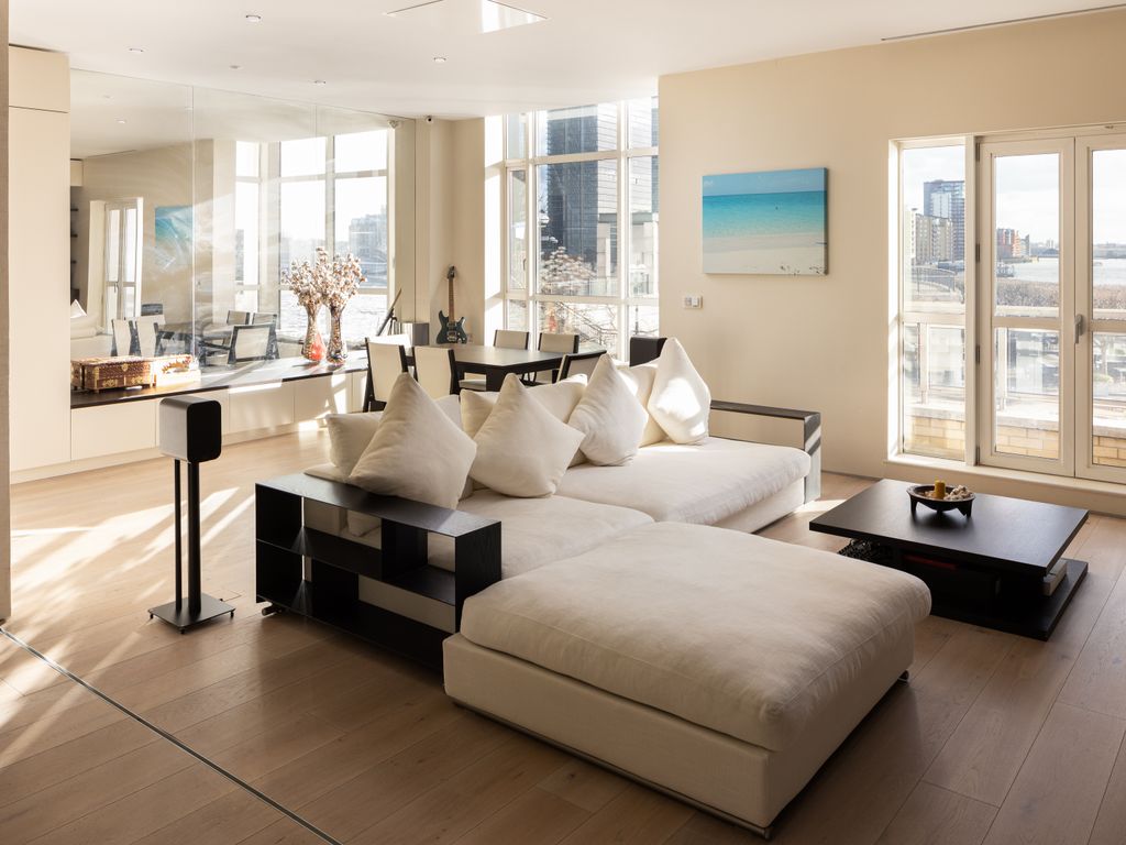 32 West Ferry Circus, Canary Wharf E14  