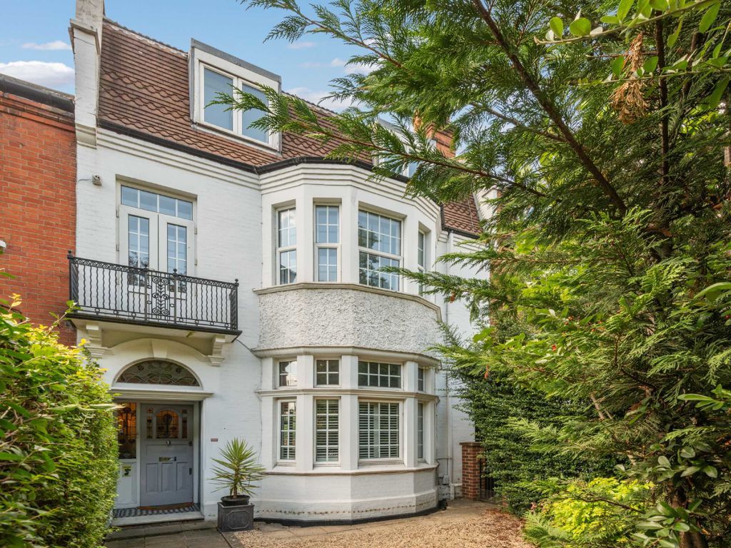 6 bed semidetached house to rent in Old Oak Road, London W3, £5,200