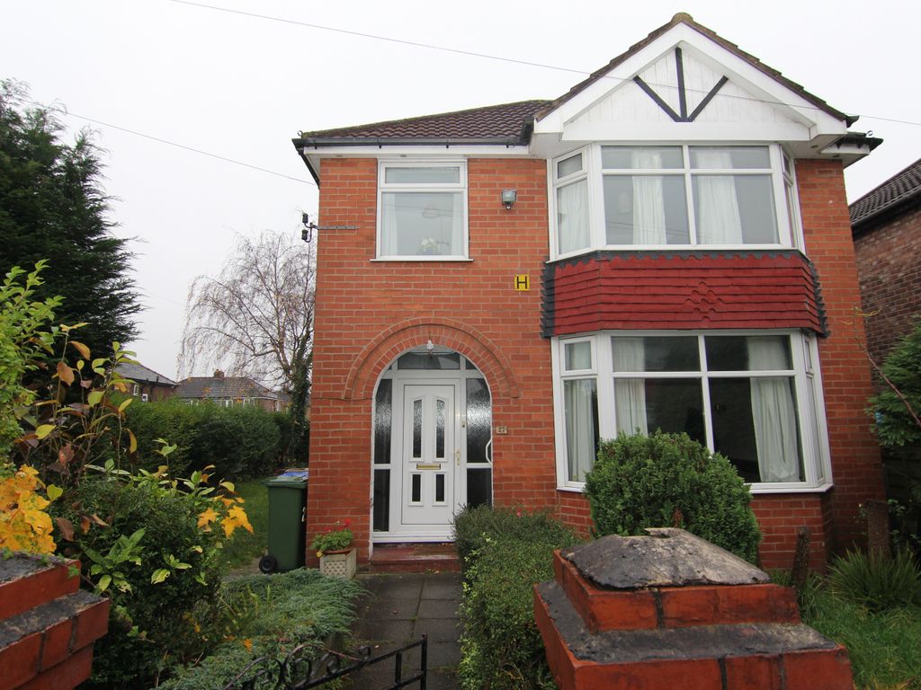 3 bed detached house for sale in Lydgate Road, Droylsden M43, £250,000