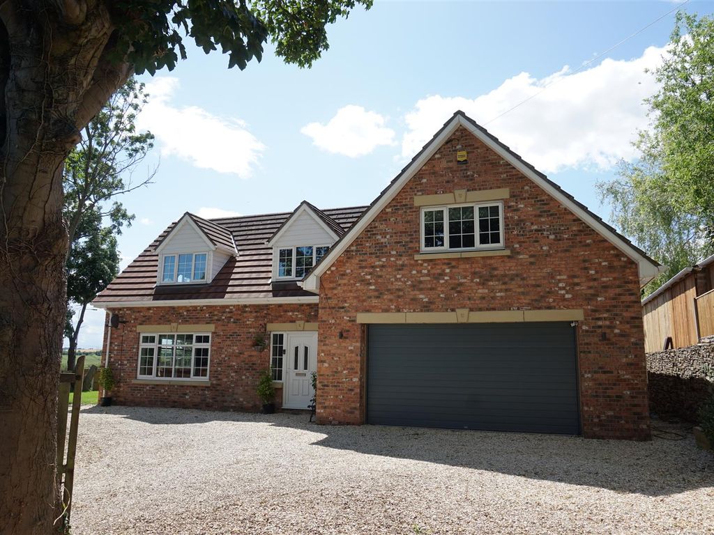 3 bed detached house for sale in Crabgate Lane, Skellow, Doncaster DN6
