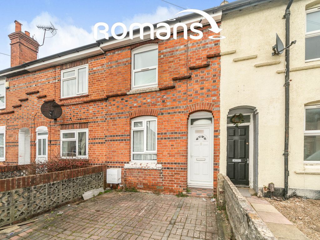 4 bed terraced house to rent in Liverpool Road, Earley, Reading RG1