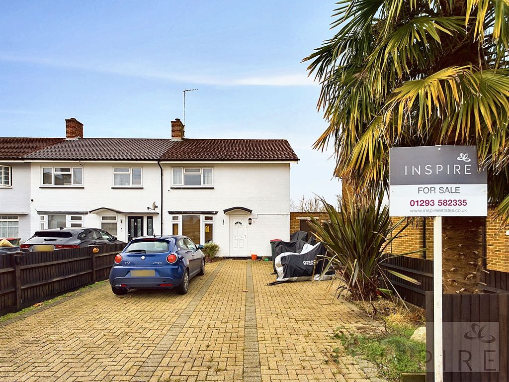 3 bed end terrace house for sale in Ashdown Drive, Crawley RH10, £