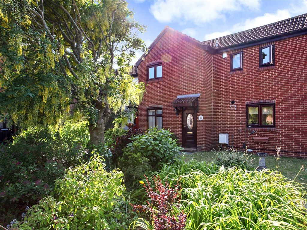 2 bed end terrace house to rent in Commercial Road, Devizes, Wiltshire