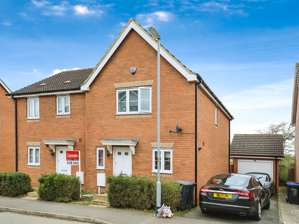 3 bed semidetached house for sale in Gregory Gardens, Abington