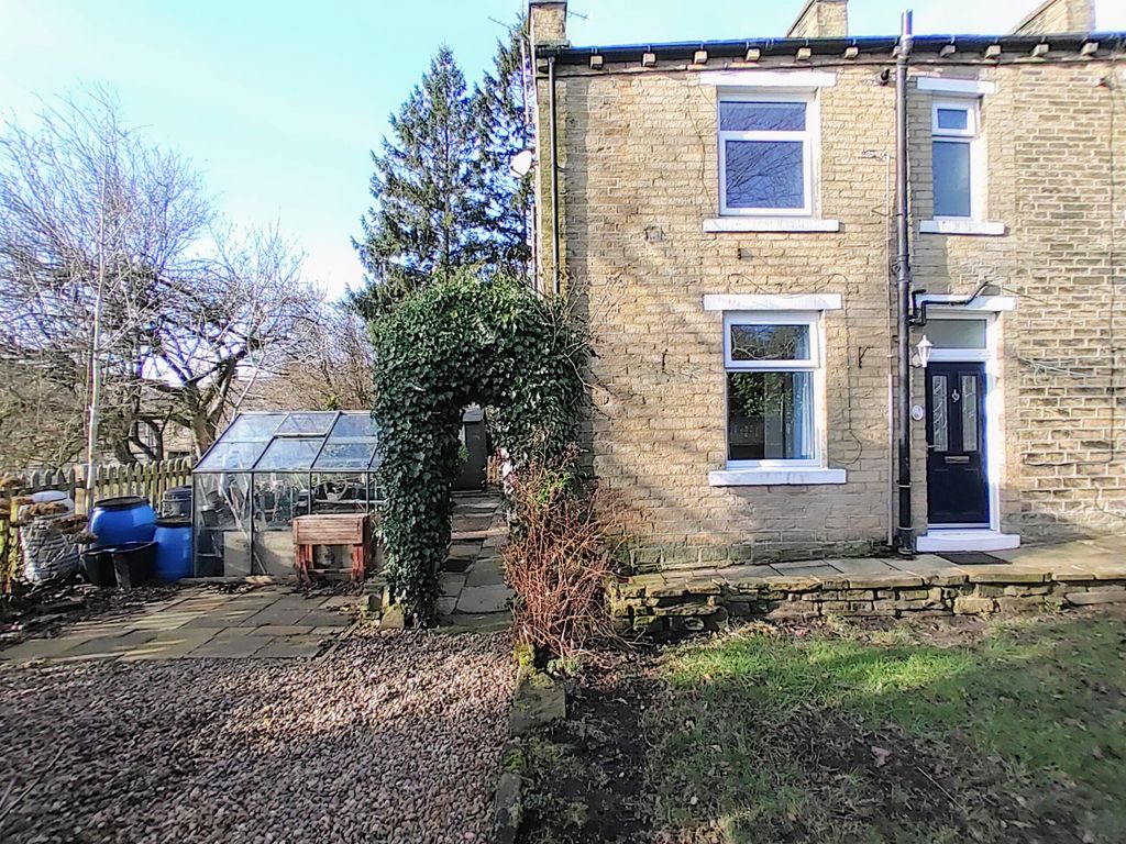 2 bed end terrace house for sale in Ladyfield, Thornton, Bradford BD13