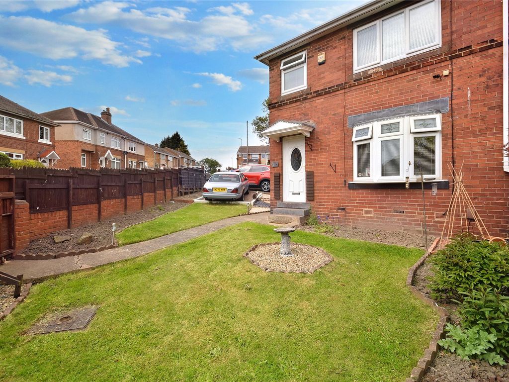 3 bed semidetached house for sale in Park Avenue, Outwood, Wakefield