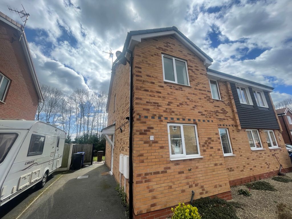 3 bed semidetached house to rent in Dunbar Close, Long Eaton