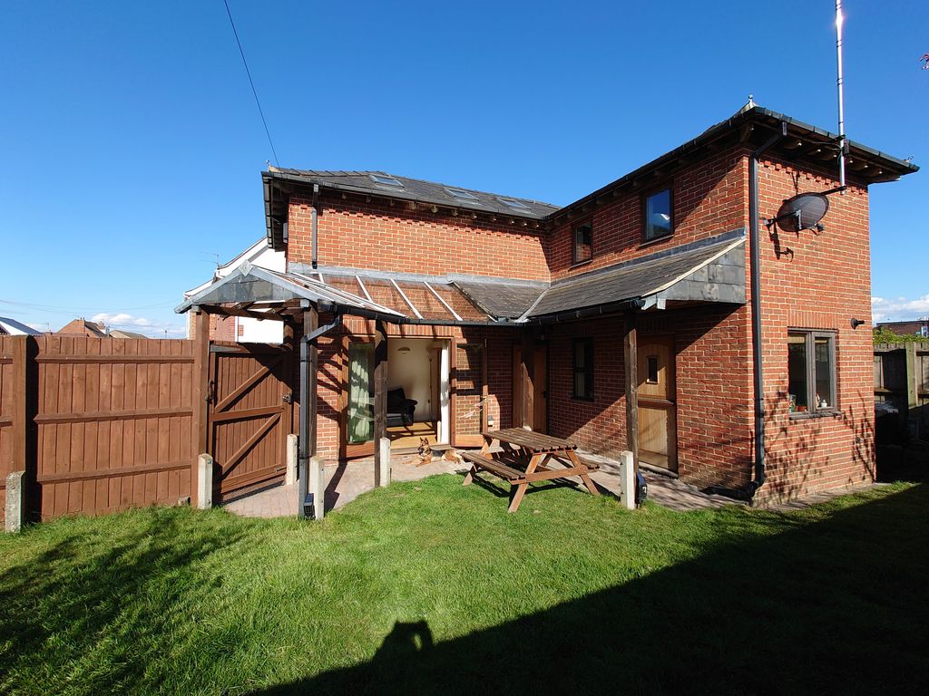 2 bed detached house for sale in Rowanfield Road, Cheltenham GL51 Zoopla