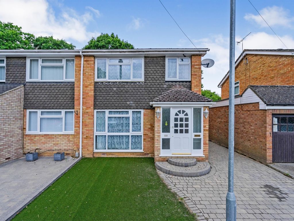 3 bed semidetached house for sale in Ringway Road, Park Street, St