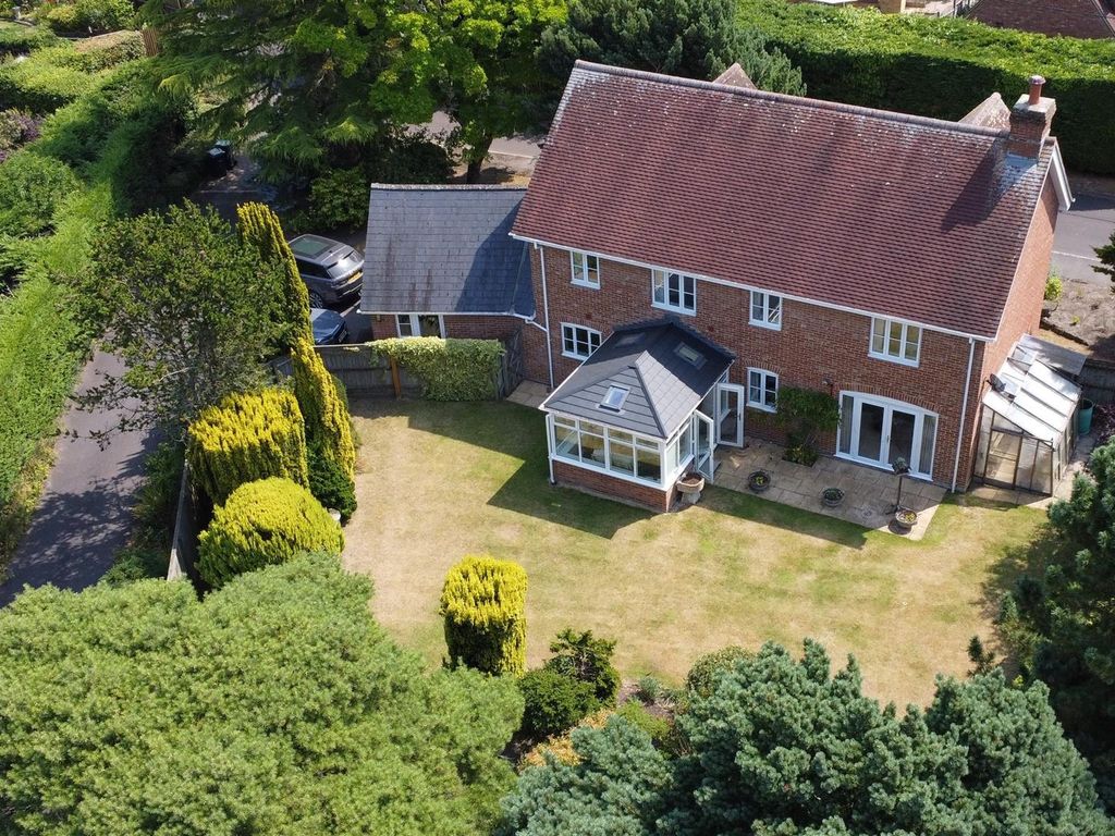 Pinetum Close, Devizes SN10  