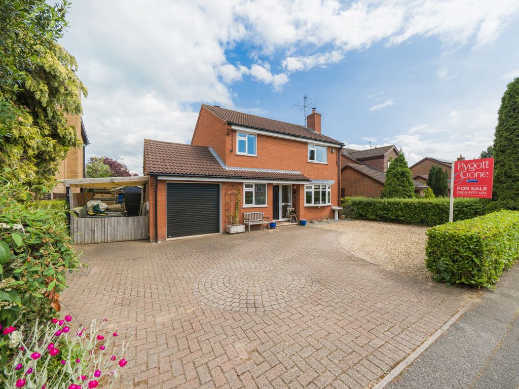 4 bed detached house for sale in Hazelwood Drive, Gonerby Hill Foot