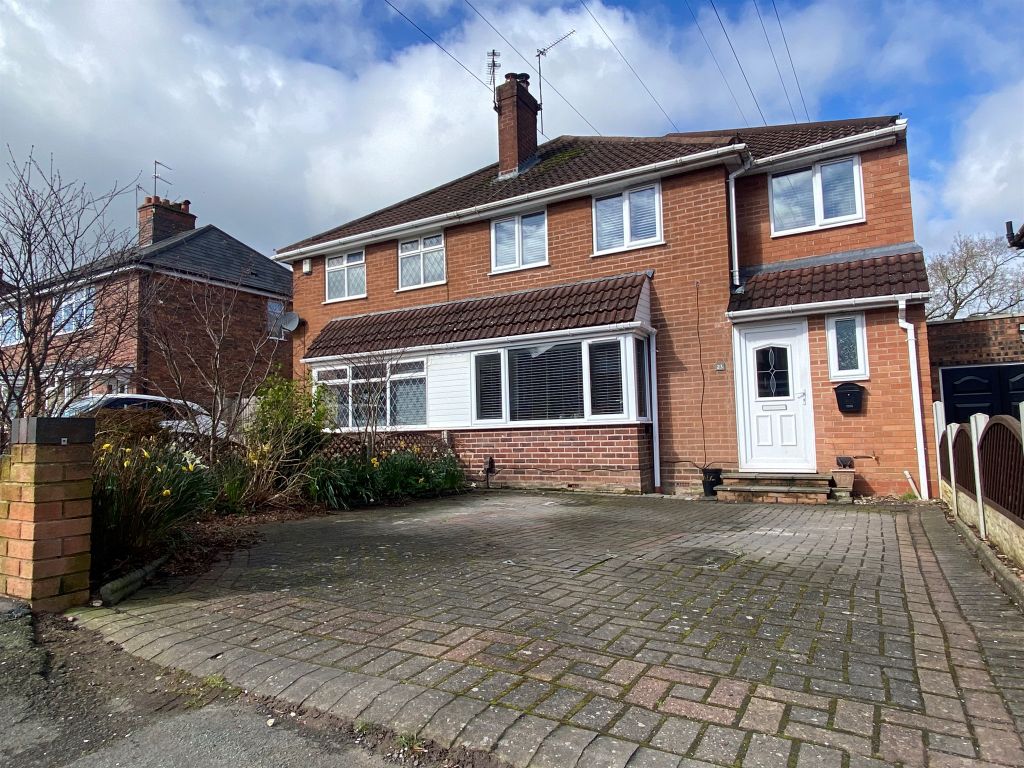 4 bed semidetached house for sale in Braden Road, Penn, Wolverhampton
