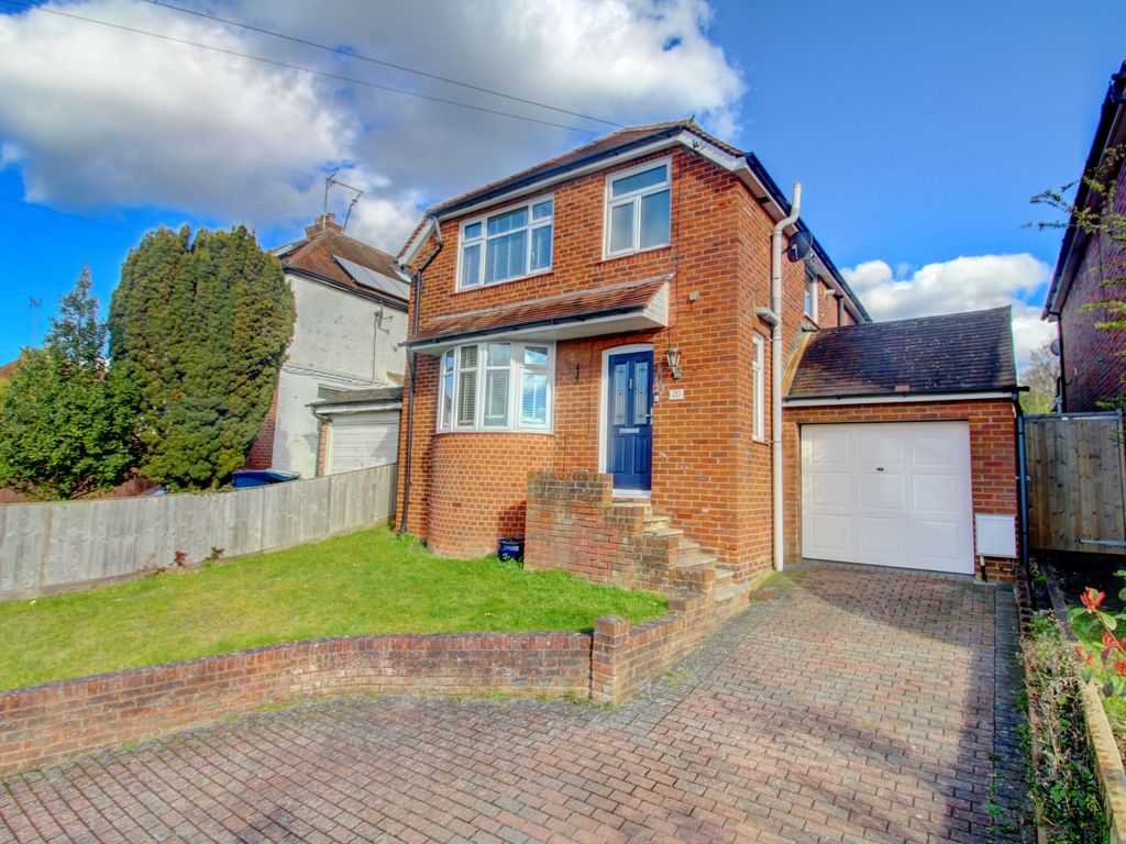 3 bed detached house for sale in West Drive, High