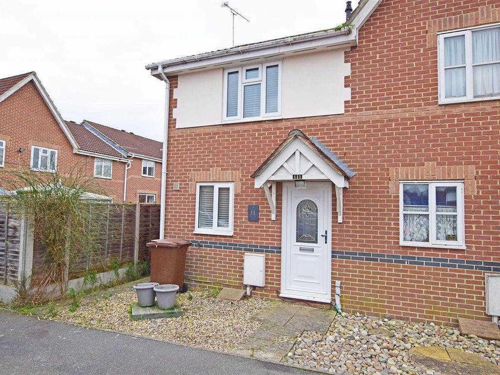 2 bed end terrace house to rent in Shorefields, Rainham, Gillingham ME8