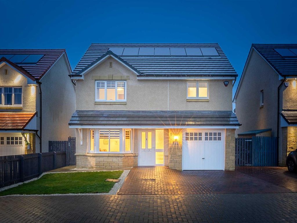 4 bed detached house for sale in Hare Moss View, Whitburn, Bathgate
