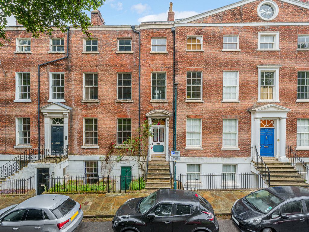 7 bed terraced house for sale in St. Johns Square, Wakefield, West