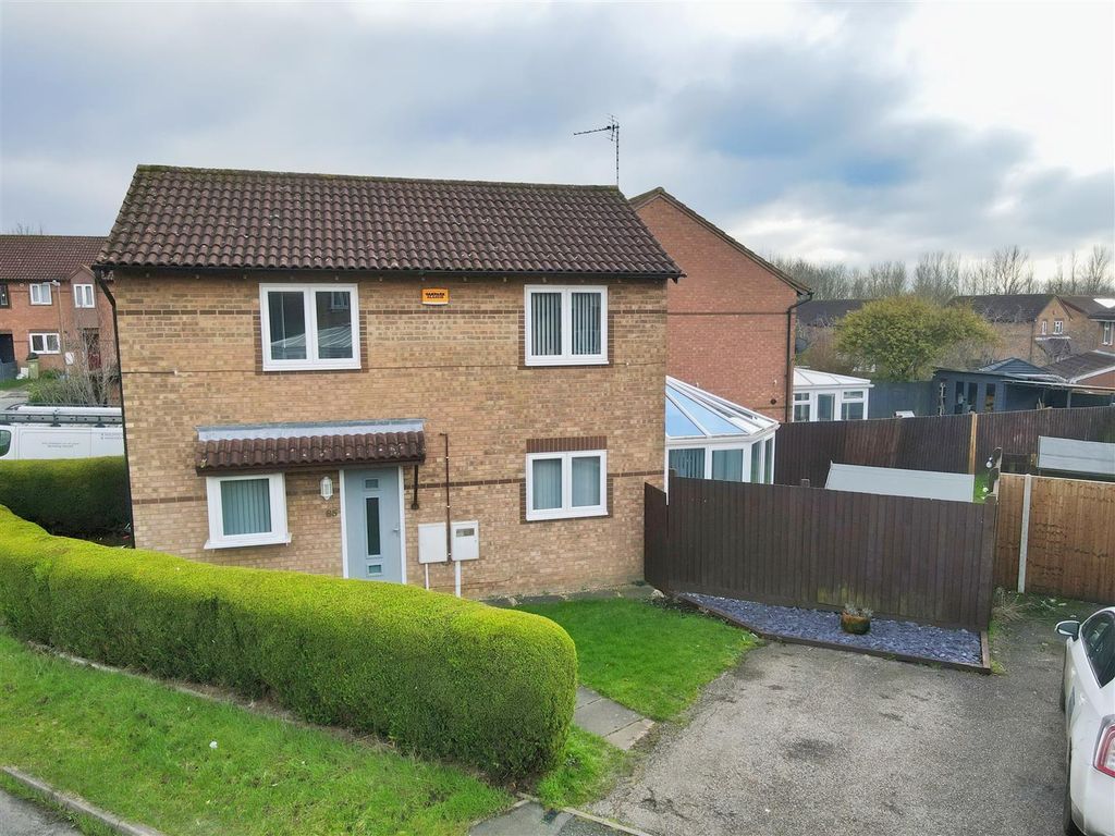 3 bed detached house for sale in Hexham Gardens, Bletchley, Milton