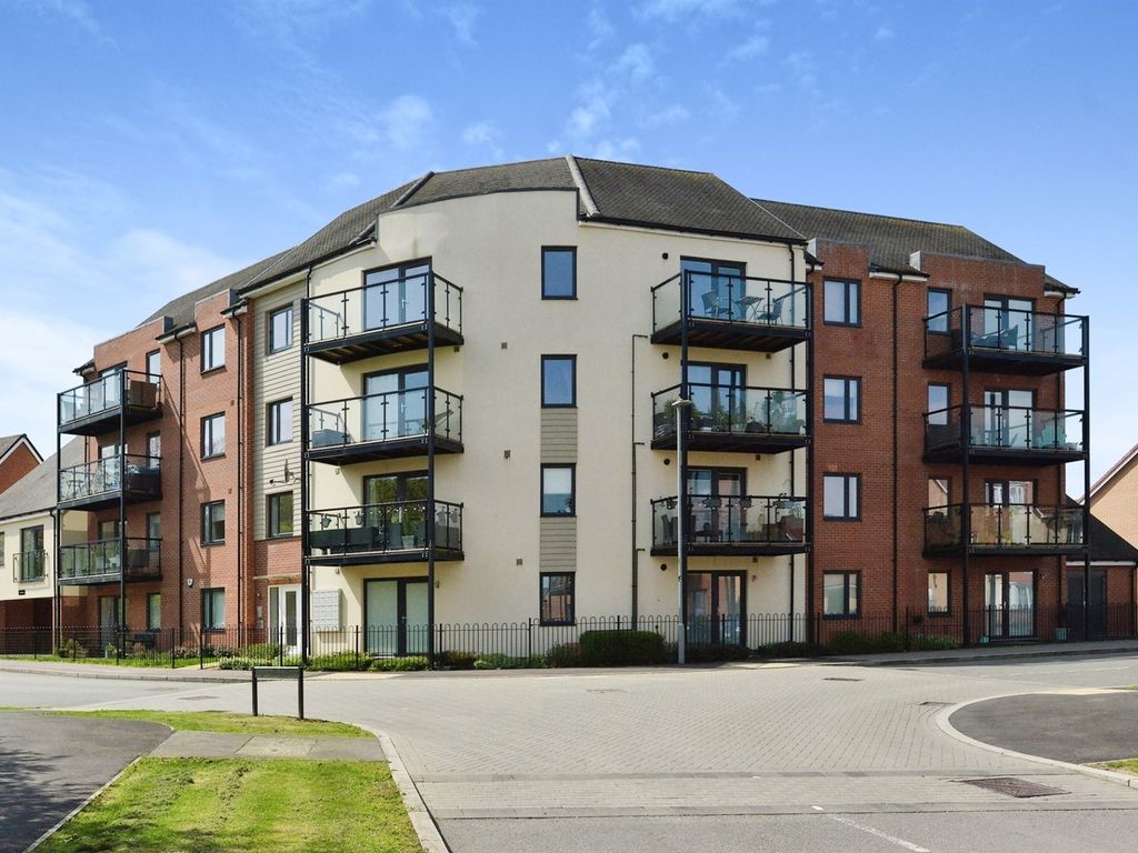 2 bed flat for sale in Guildford Avenue, Kingsmead, Milton Keynes MK4