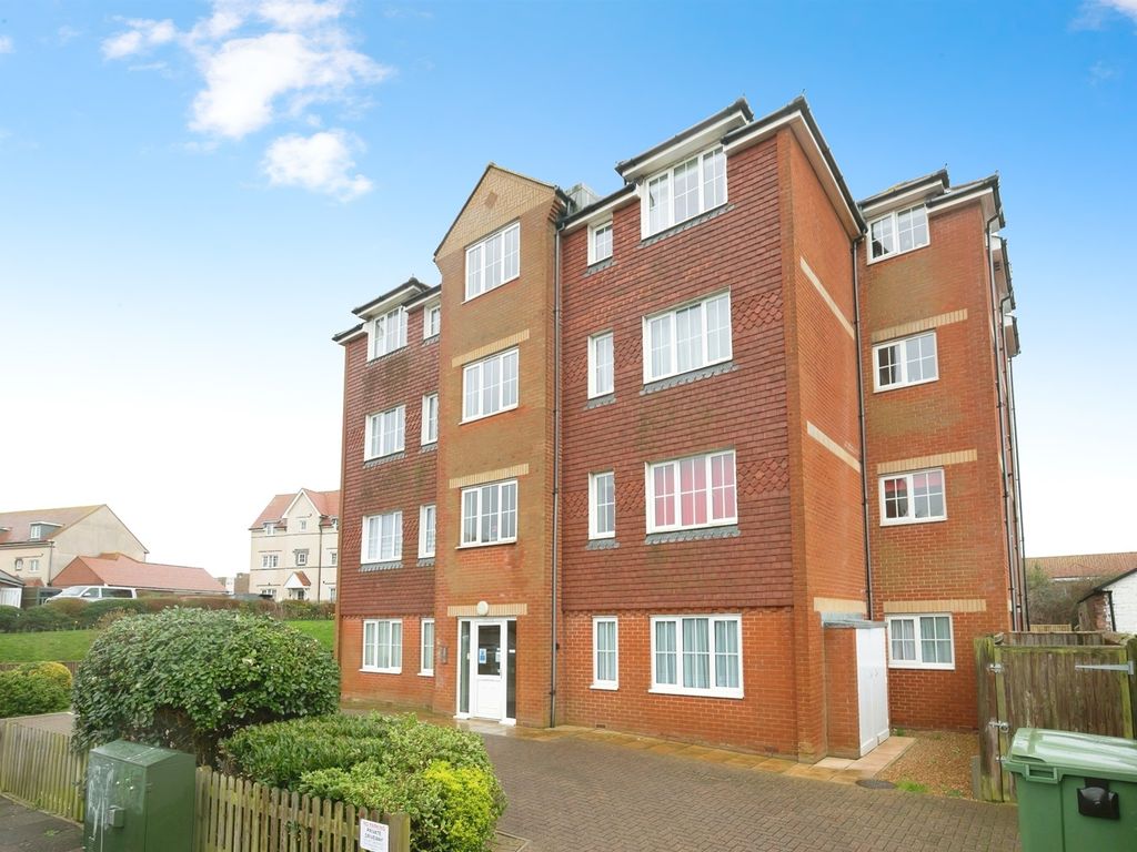 2 bed flat for sale in Ashdown Road, BexhillOnSea TN40, £225,000 Zoopla