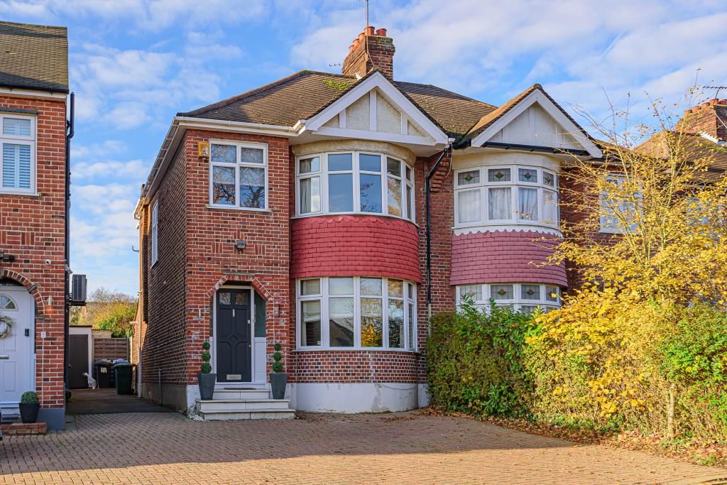 3 bed semidetached house for sale in Brunswick Park Road, London N11