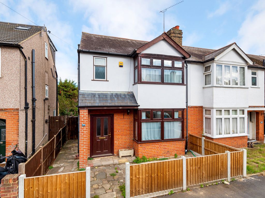 3 bed semidetached house for sale in Norfolk Road, Romford RM7 Zoopla