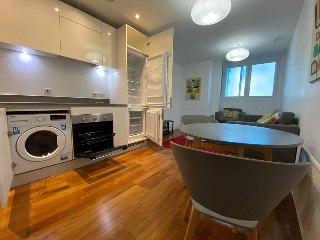 1 bed flat to rent in Hagley Road, Edgbaston, Birmingham B16, £850 pcm