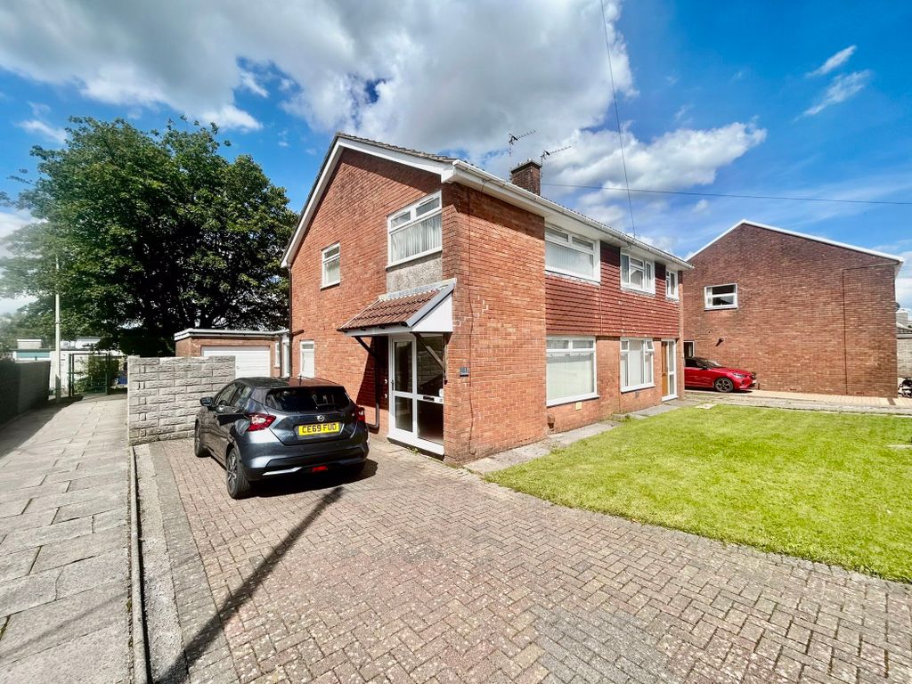 3 bed semidetached house for sale in Cavendish Place, Beddau