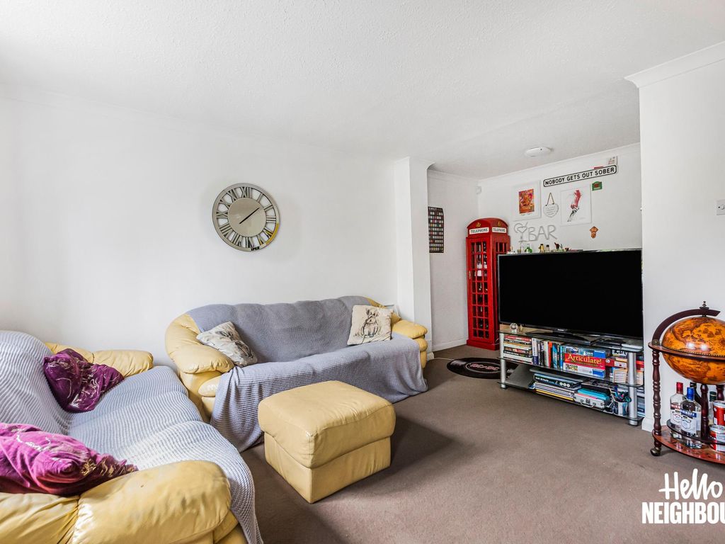 3 bed terraced house to rent in Monarchs Way, Ruislip HA4, £2,300 pcm