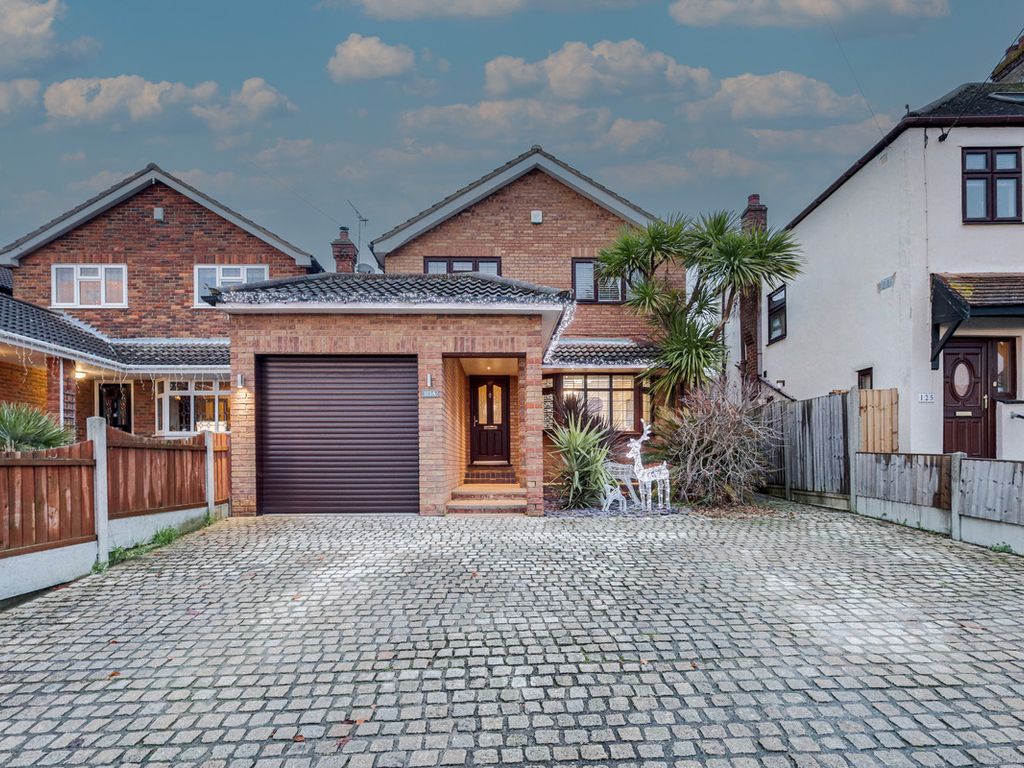 4 bed detached house for sale in Cumberland Avenue, Benfleet SS7 Zoopla