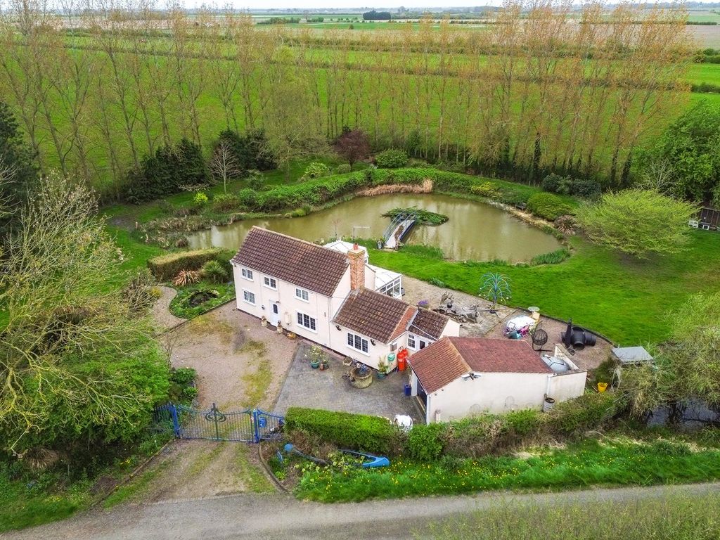 2 bed detached house for sale in Thorndales, Stickney, Boston PE22, £